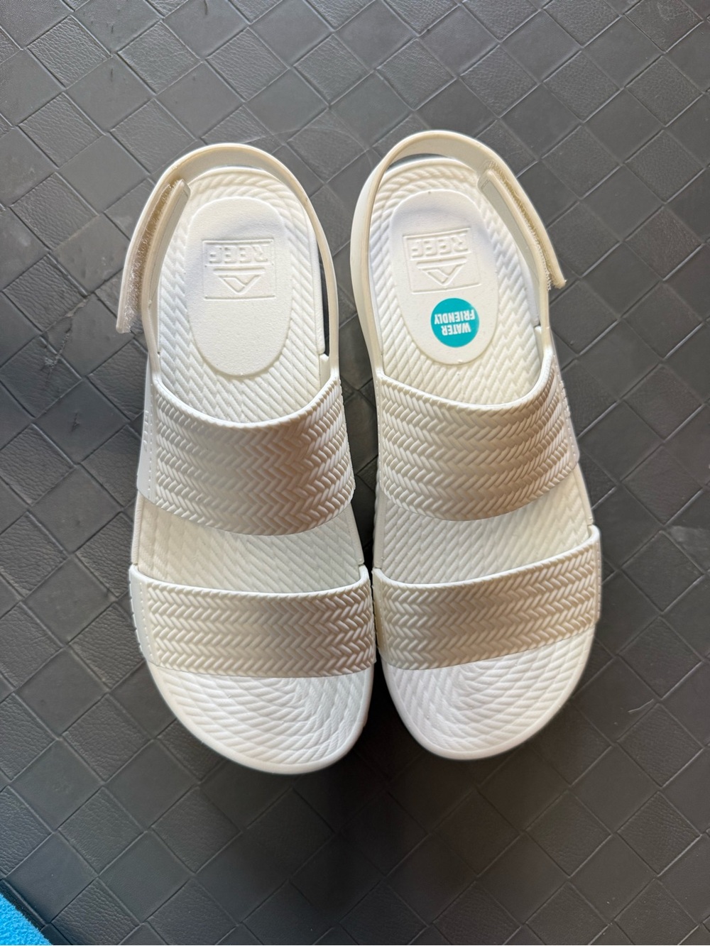 Reef White Cream Double‑Band Slide Sandals
